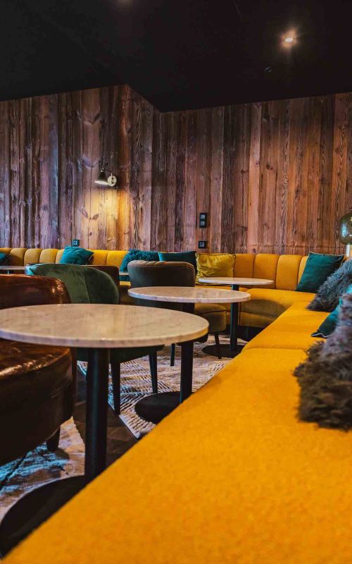 Hotel Fahrenheit 7 Val Thorens bar cocooning cheminee