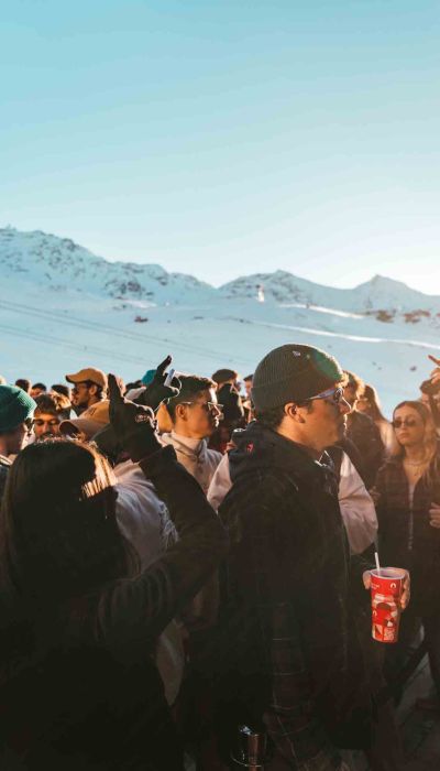 Hotel Fahrenheit 7 Val Thorens Terrasse on the slopes | afterski